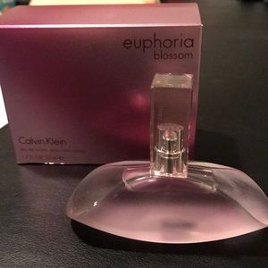 NEW Calvin Klein euphoria blossom perfume